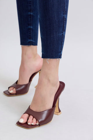Judy Blue MR Skinny w Raw Hem